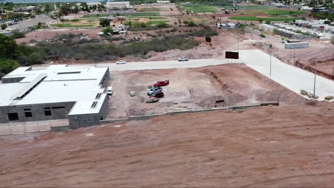 Plataforma y estacionamiento