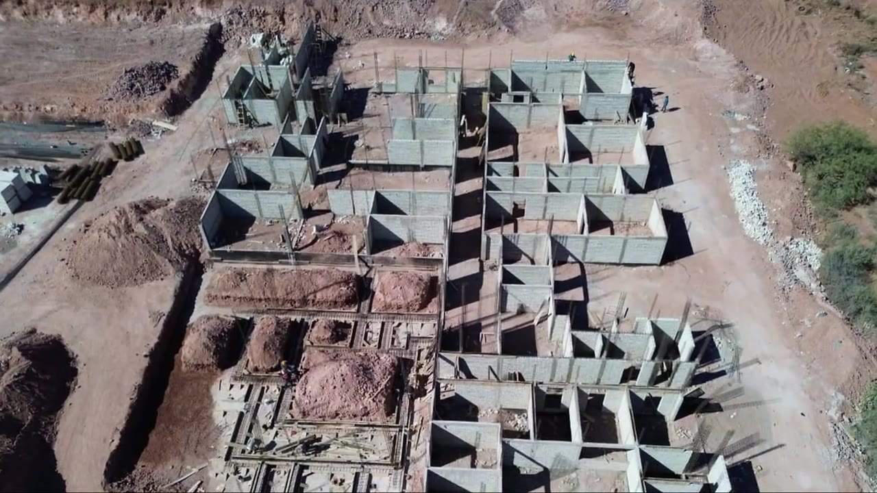 Muros y estructura en proceso, vista aérea