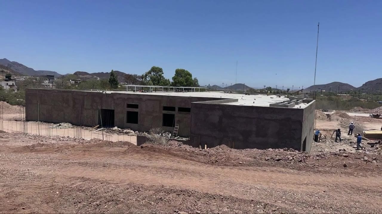 Fachada en obra negra